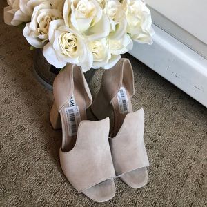 NWT! Karl Lagerfeld suede heels